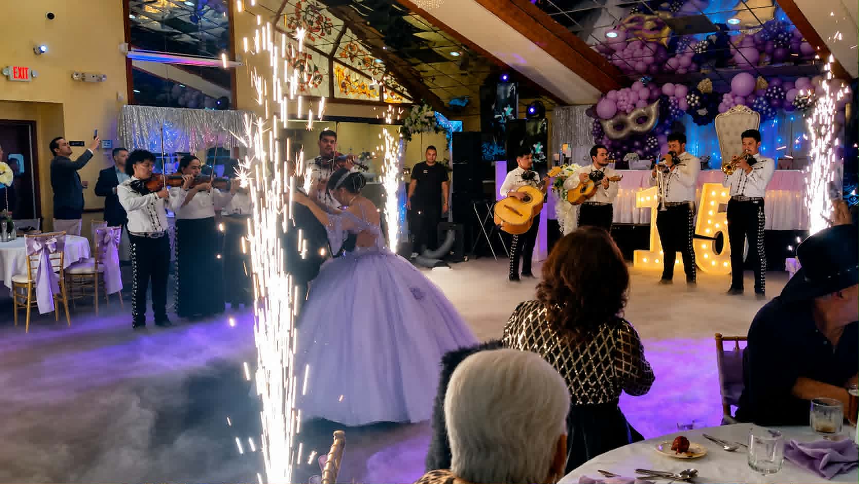 DJ GALACTIKO ESPEALISTA EN QUINCEAÑERAS